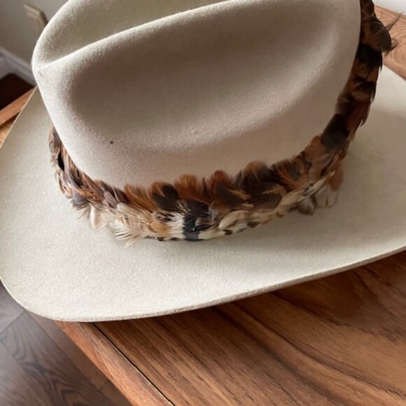 Biltmore VTG Felt Cowboy Hat-Silver Buckle-Authentic feather band-mde n Canada - Picture 4 of 13